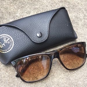 Women’s Ray Bands Sunglasses 🕶 with Black Case